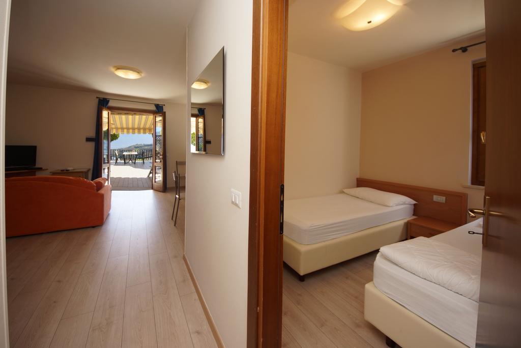 Casa Vacanze Sole トレモージネ エクステリア 写真